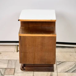 Ensemble de deux tables de nuit Art Déco, par Jindřich Halabala, années 1940, Tchécoslovaquie.