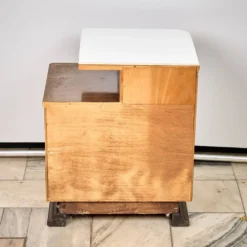 Ensemble de deux tables de nuit Art Déco, par Jindřich Halabala, années 1940, Tchécoslovaquie.