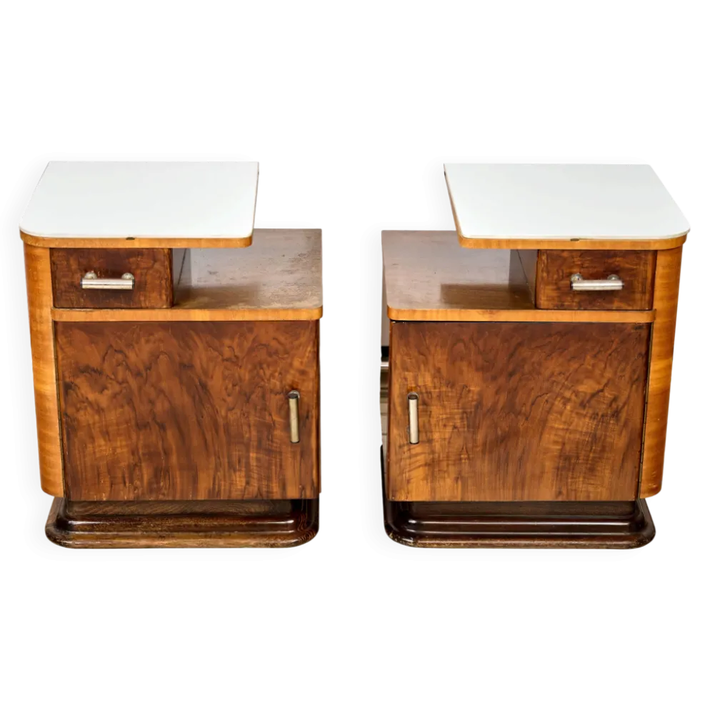 Ensemble de deux tables de nuit Art Déco, par Jindřich Halabala, années 1940, Tchécoslovaquie.