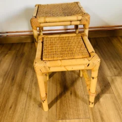 Ensemble de deux tables gigognes en rotin et osier