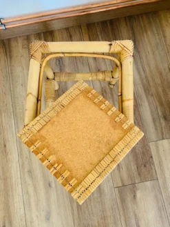 Ensemble de deux tables gigognes en rotin et osier