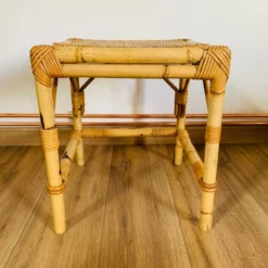 Ensemble de deux tables gigognes en rotin et osier