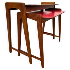 Ensemble de deux tables gigognes en formica - Tchécoslovaquie, vers les années 1960.