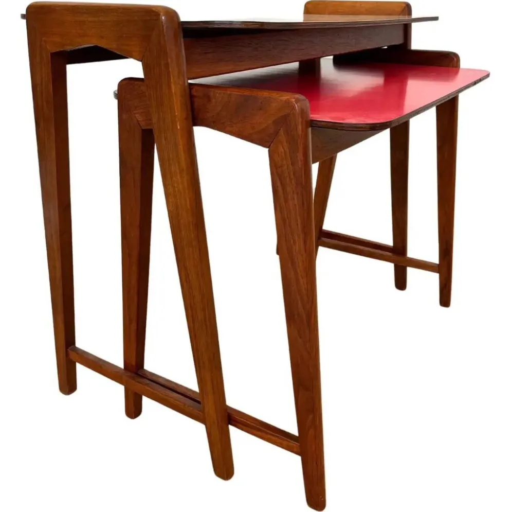 Ensemble de deux tables gigognes en formica - Tchécoslovaquie, vers les années 1960.