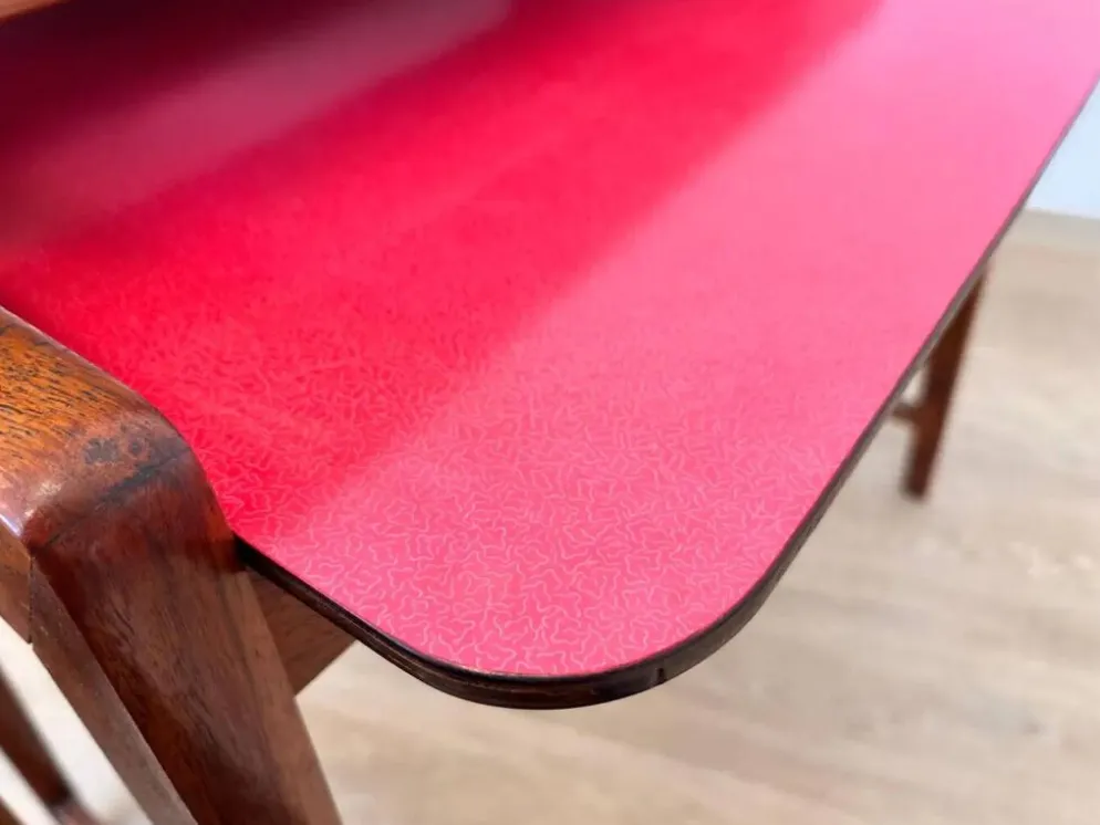 Ensemble de deux tables gigognes en formica - Tchécoslovaquie, vers les années 1960.