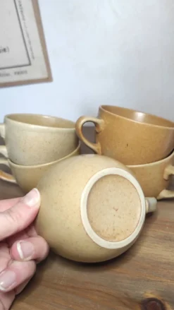 Ensemble de 5 jolies tasses en grès vintage