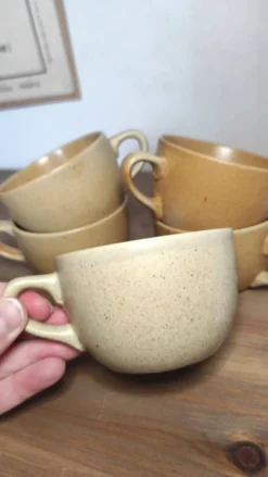 Ensemble de 5 jolies tasses en grès vintage