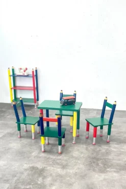 Ensemble de meubles en crayons de couleur vintage – IKEA x Pierre Sala