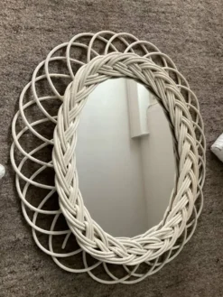 Ensemble d’entrée miroir en rotin et 2 porte manteaux