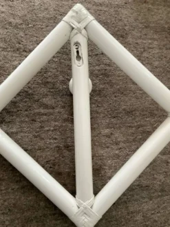 Ensemble d’entrée miroir en rotin et 2 porte manteaux