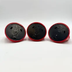 Ensemble de patères rouges pour manteaux, conçu par Olaf Von Bohr pour Kartell, années 1970.