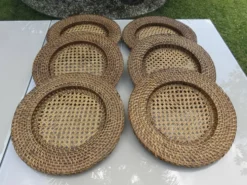Ensemble de 6 plateaux en rotin et cannage, 1970