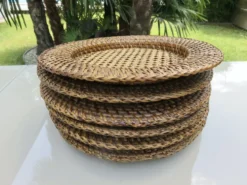 Ensemble de 6 plateaux en rotin et cannage, 1970