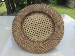 Ensemble de 6 plateaux en rotin et cannage, 1970