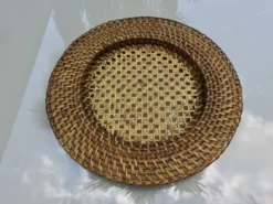 Ensemble de 6 plateaux en rotin et cannage, 1970