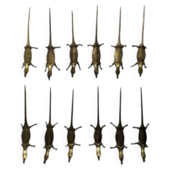Ensemble de 12 porte-couteaux bronze Art africain artisanal crocodiles