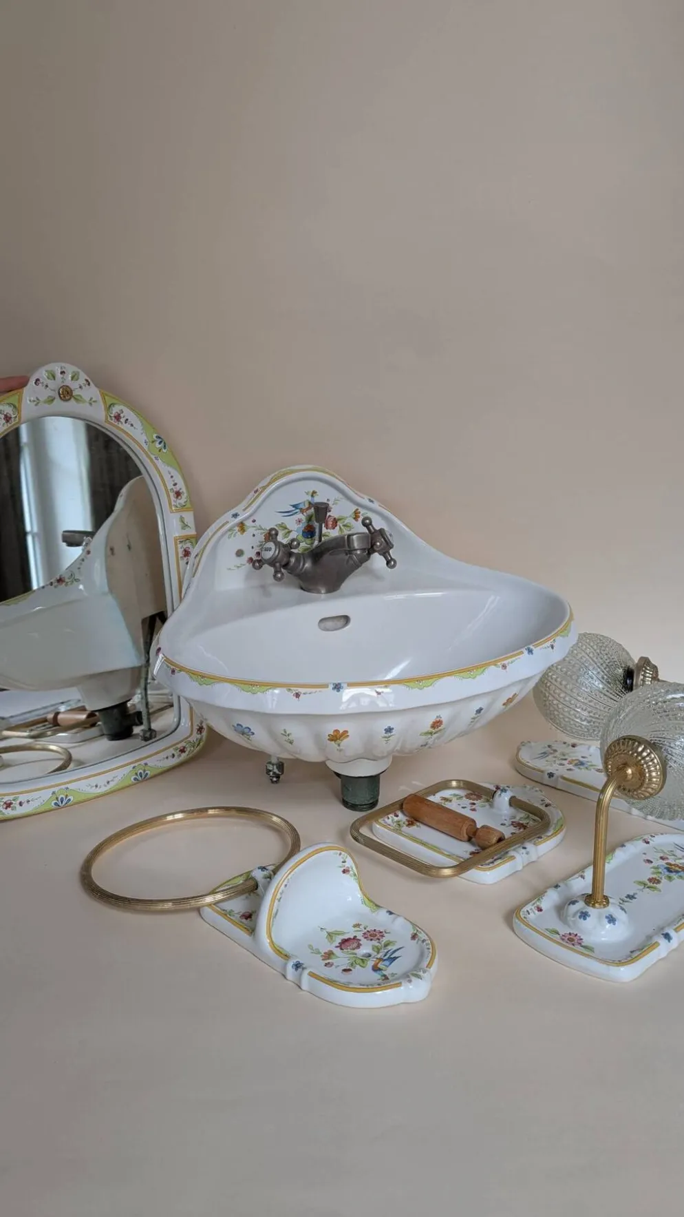 Ensemble de salle de bain en céramique peinte – Style vintage floral