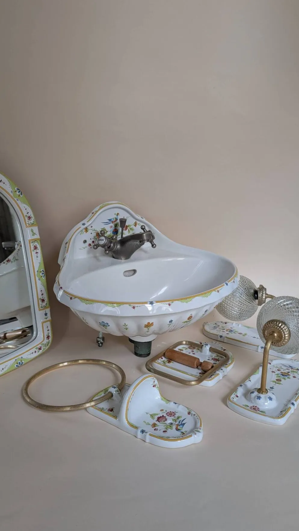 Ensemble de salle de bain en céramique peinte – Style vintage floral