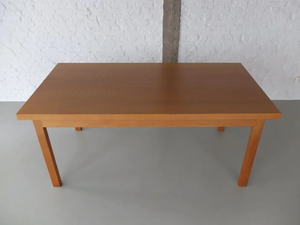 Ensemble de salle à manger en chêne naturel par Meubelatelier Vanda, années 1970.