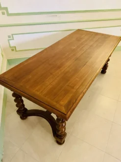 Ensemble de salle à manger en noyer massif – style Louis XIII