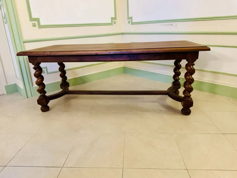 Ensemble de salle à manger en noyer massif – style Louis XIII