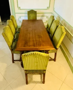 Ensemble de salle à manger en noyer massif – style Louis XIII