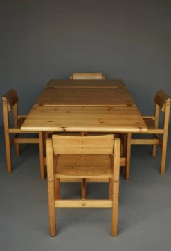Ensemble de salle à manger en pin par Edwin Helseth pour Strange Bruk, années 1960.
