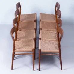 Ensemble de salle à manger extensible en teck danois avec 8 chaises Møller Modèle 75, années 1960.