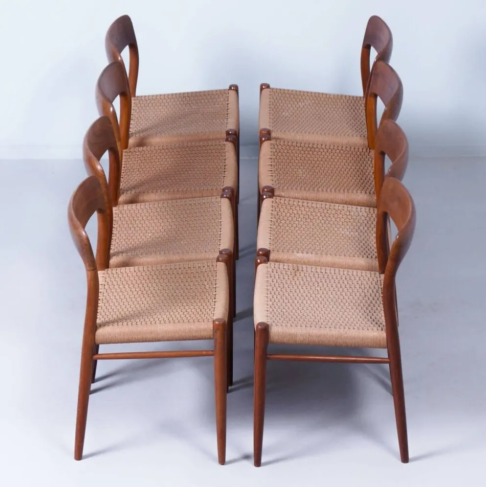 Ensemble de salle à manger extensible en teck danois avec 8 chaises Møller Modèle 75, années 1960.