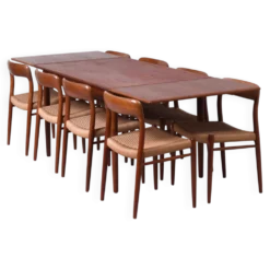 Ensemble de salle à manger extensible en teck danois avec 8 chaises Møller Modèle 75, années 1960.
