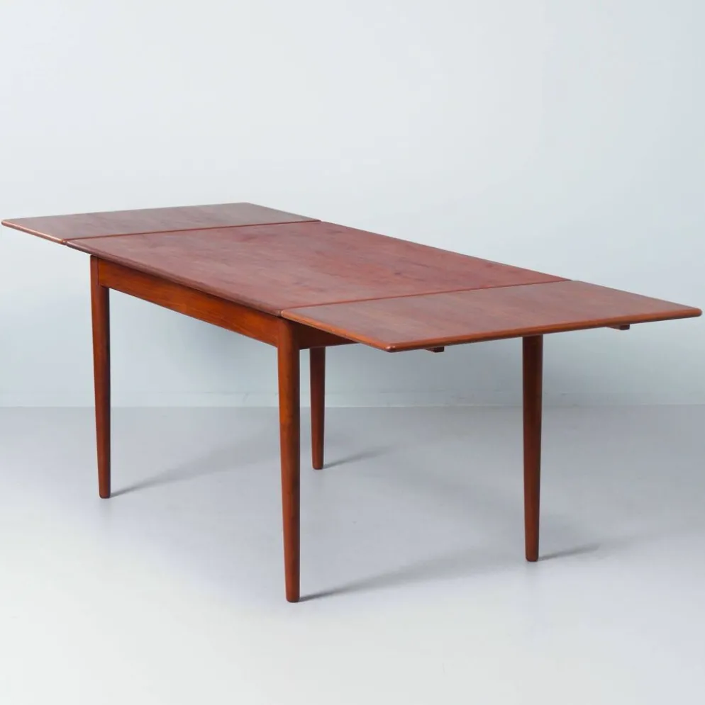 Ensemble de salle à manger extensible en teck danois avec 8 chaises Møller Modèle 75, années 1960.