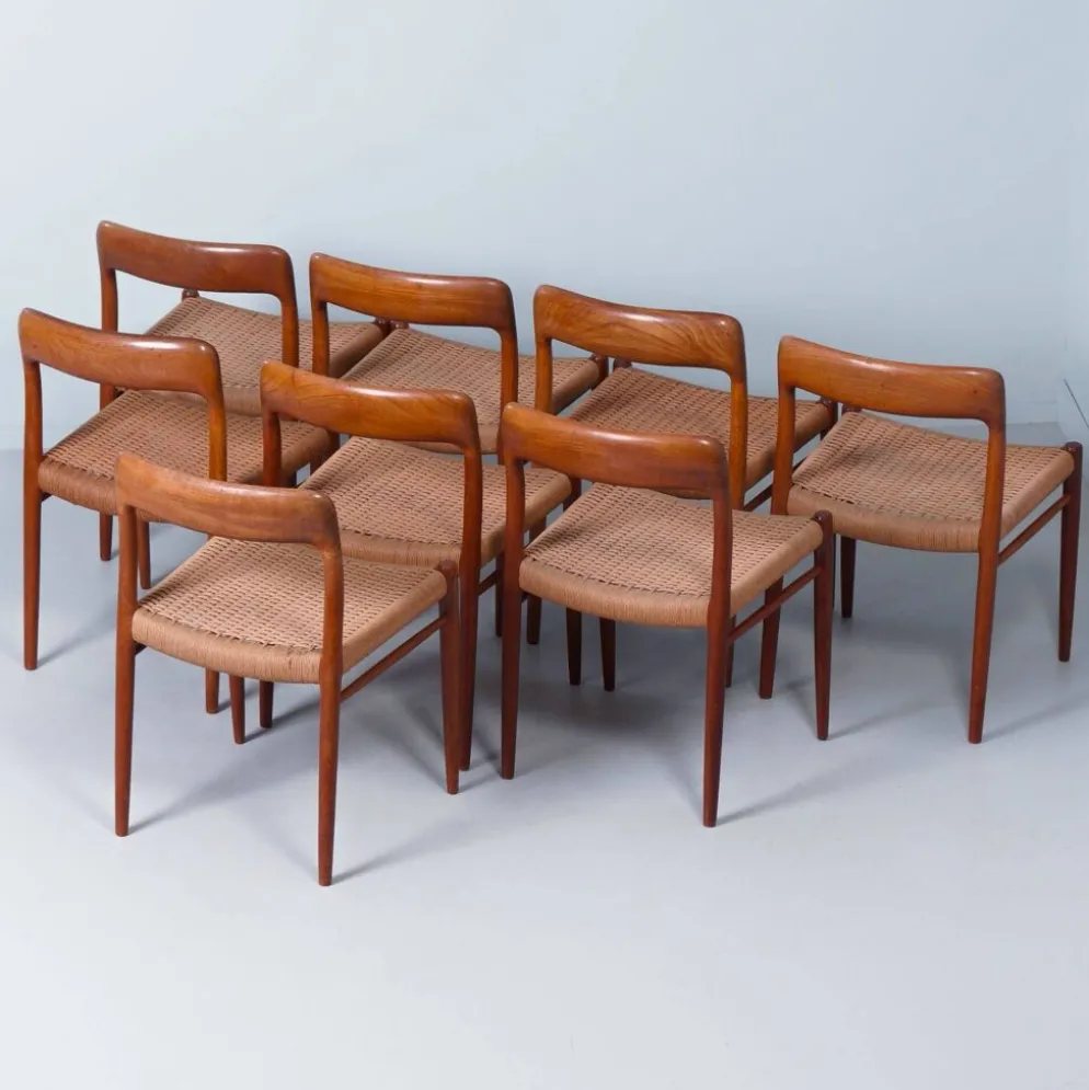 Ensemble de salle à manger extensible en teck danois avec 8 chaises Møller Modèle 75, années 1960.