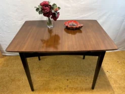 Ensemble de salle à manger vintage en teck des années 60 | Table extensible et 4 chaises | 1960s A