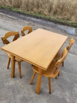 Ensemble de salle à manger vintage - chêne blond des années 1970 - table extensible et 4 chaises