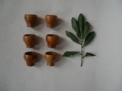 Ensemble de six coquetiers en bois d'olivier fabrication artisanale