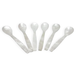 Ensemble de six cuillères à caviar, nacre blanche, Thaïlande, années 1980.