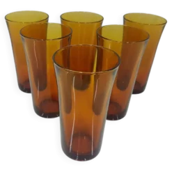 Ensemble de six gobelets en verre ambre, Duralex, France, années 1980.