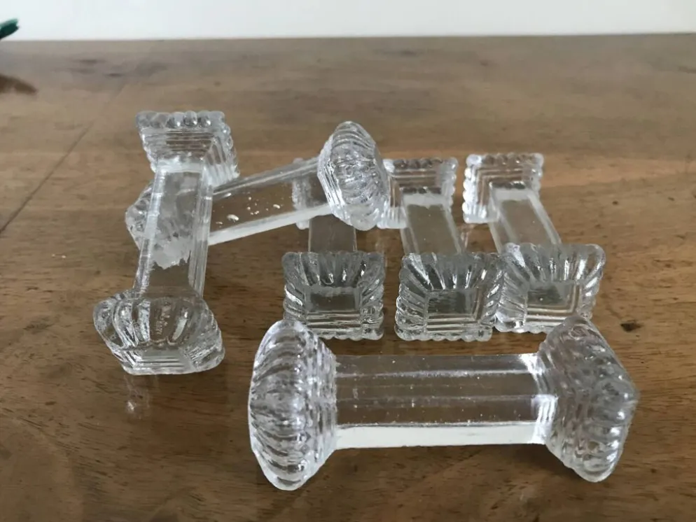 Ensemble de six porte couteaux en verre Art Deco