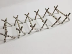 Ensemble de six porte-couteaux en métal argenté à l'imitation du bambou