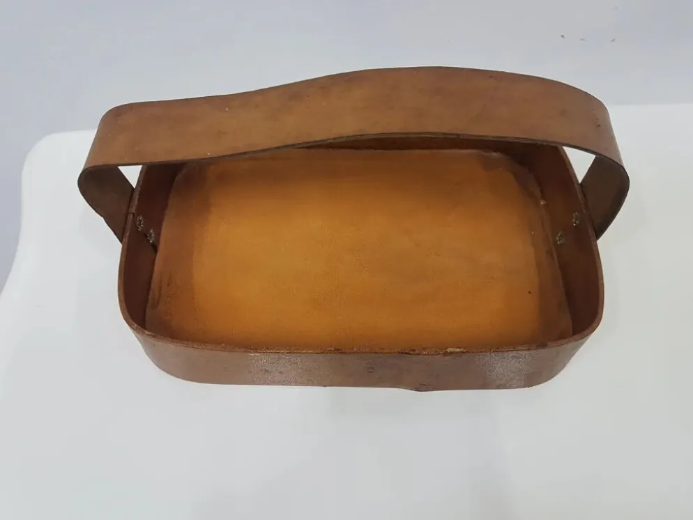 Ensemble de six verres ambre, en verre, Duralex, France, années 1980.