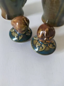 Ensemble de table en céramique émaillée à décor en relief années 70