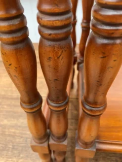 Ensemble de 3 tables basses gigognes rustiques merisier 1950