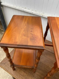 Ensemble de 3 tables basses gigognes rustiques merisier 1950