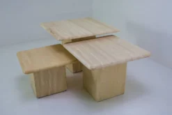 Ensemble de 3 tables basses gigognes en travertin vintage