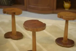 Ensemble de 5 tables d’appoint brutalistes en palissandre 1960’s