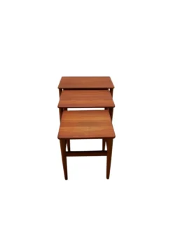 Ensemble de 3 tables d'appoint, danoise des années 1960.