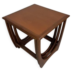 Ensemble de tables d'appoint G-Plan vintage.