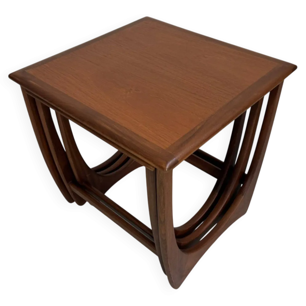 Ensemble de tables d'appoint G-Plan vintage.