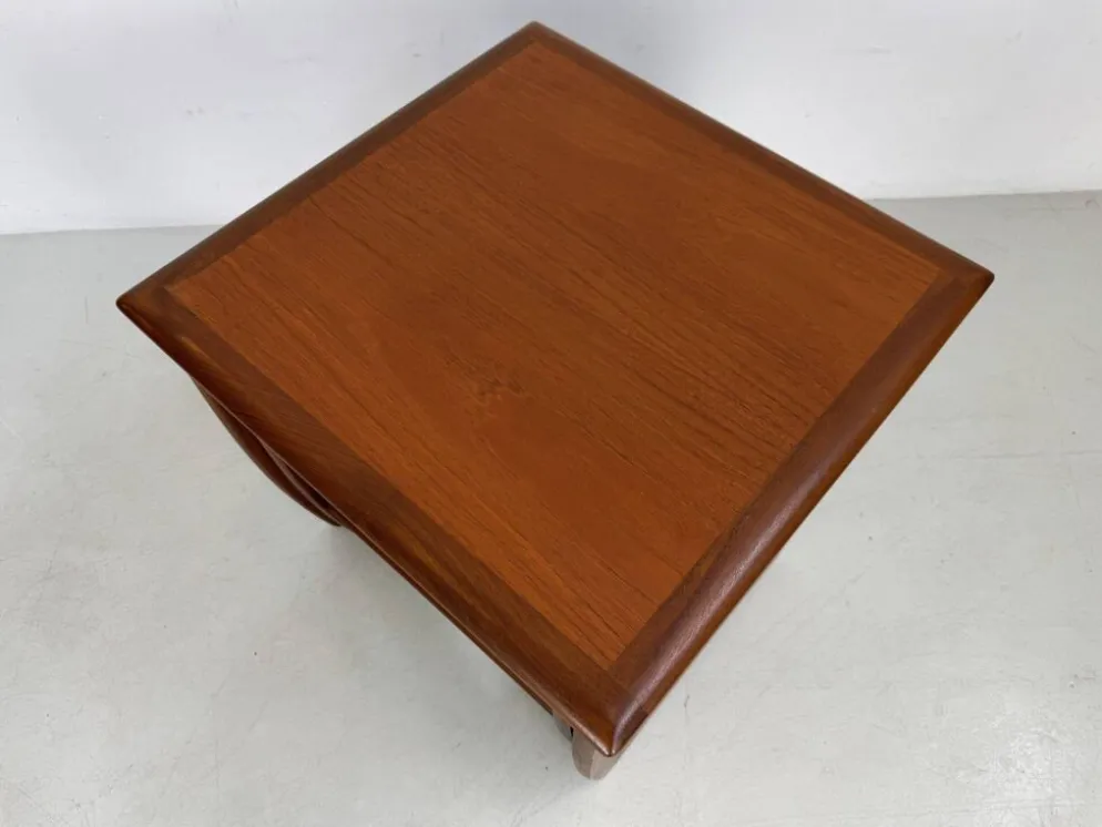 Ensemble de tables d'appoint G-Plan vintage.