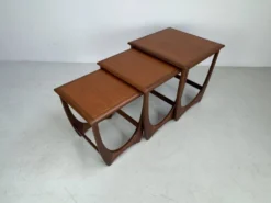 Ensemble de tables d'appoint G-Plan vintage.